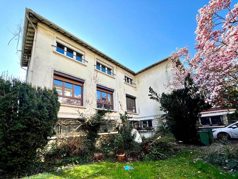 Bâtiment à réhabiliter de 479 m2- Châtillon centre — photo 1