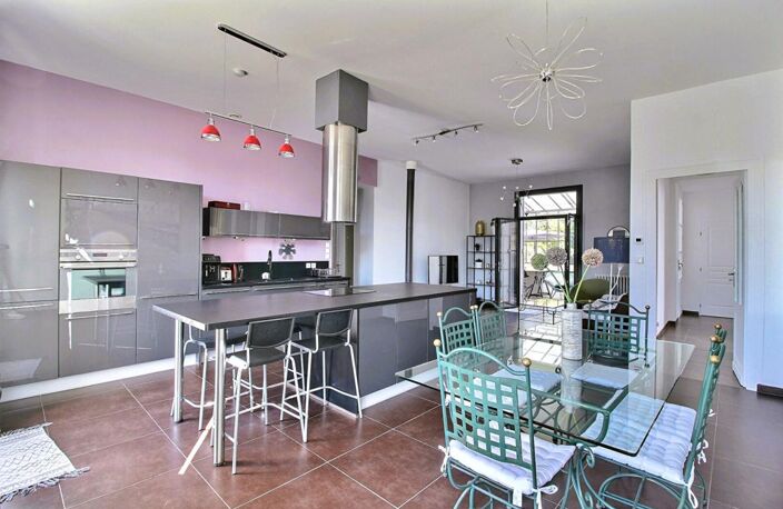 MAISON DE CARACTERE EN PIERRE 134 M², 5 PIECES MARGAUX CENTRE — photo 2