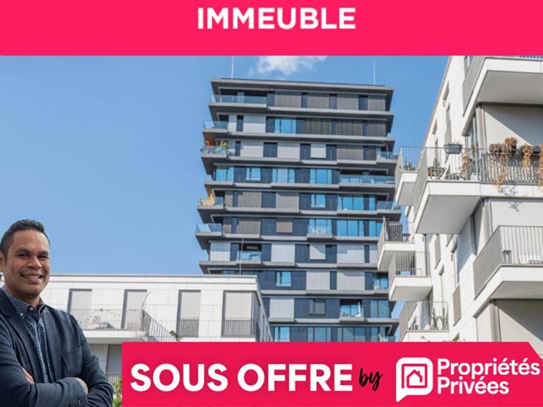 IMMEUBLE DE RAPPORT 4 APPARTEMENTS + 1 LOCAL COMMERCIAL + 4 GARAGES INDIVIDUELS ET 5 CAVEAUX EN HYPER-CENTRE DE SAINT-NAZAIRE — photo 1