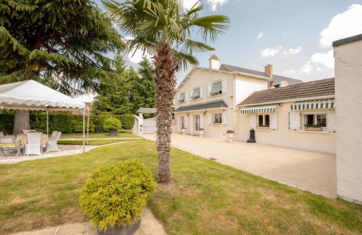 LIEUX UNIQUES ® - PROPRIÉTÉS PRIVÉES PROPOSE MAISON DE 118 M² SUR UN TERRAIN DE 2661 M² PROXIMITÉ C0NTRES — photo 2