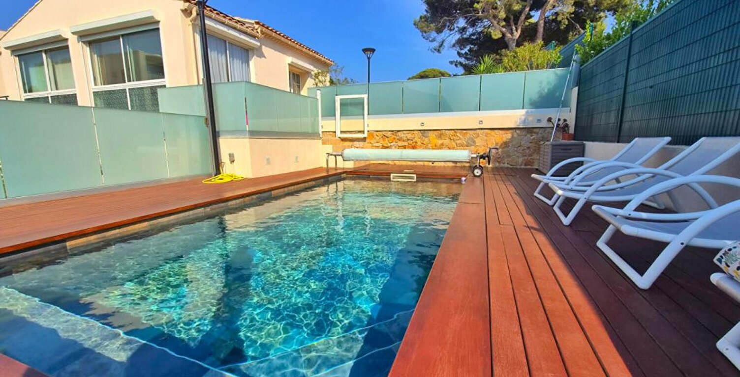 VILLA LE BRUSC- PROCHE PORT A PIED — photo 1