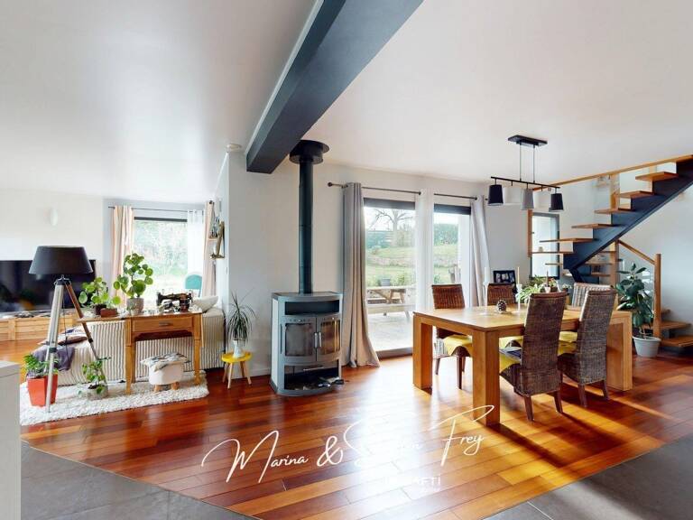Maison contemporaine avec grand terrain — photo 1