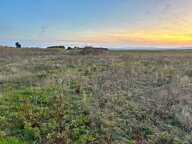 TERRAIN DE 14 820 M²  CALME, PLAT ET BIEN EXPOSÉ — photo 2