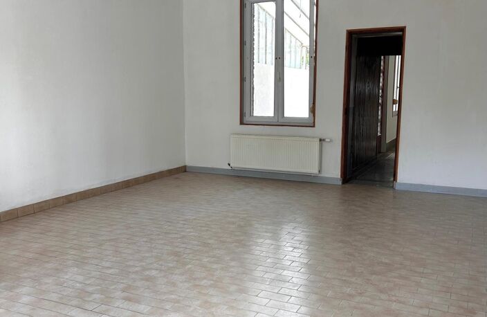Maison de ville à rénover - T5 de 97m² - garage - jardin - cave — photo 3