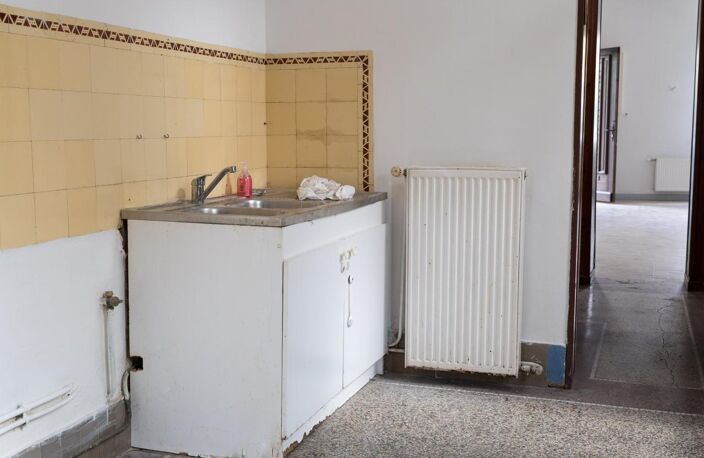 Maison de ville à rénover - T5 de 97m² - garage - jardin - cave — photo 4