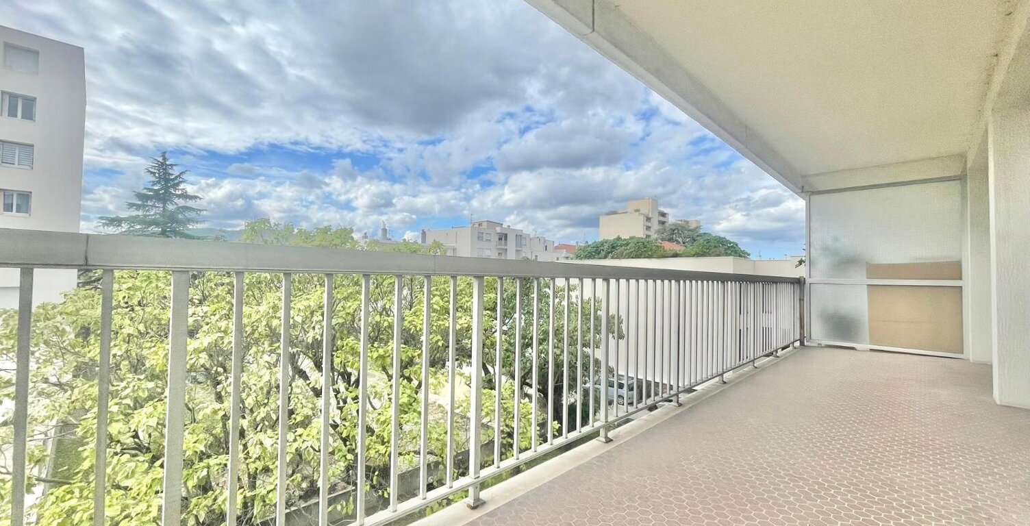 Location appartement 3 pièces 83 m² à Valence (26000) — photo 1