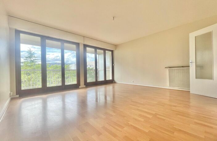 Location appartement 3 pièces 83 m² à Valence (26000) — photo 2