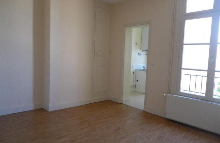 Location appartement 2 pièces 35 m² à Tours (37000) — photo 2