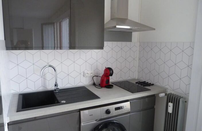 VIERZON Centre Ville - Appartement Meublé T.2 - 1 chambre — photo 4