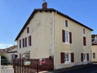 Sauze-Vaussais   201 m2 Property with Gîte and 128 m2 Garage — photo 2