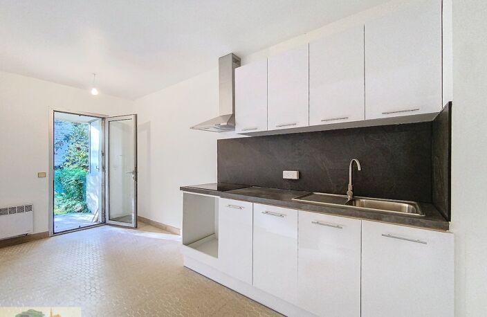 Appartement en rez-de-jardin — photo 2