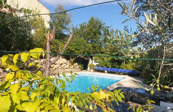 Villa — photo 2