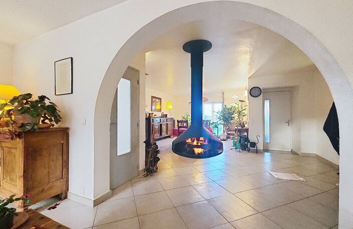 Villa — photo 3