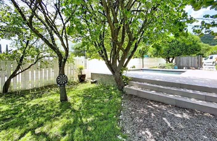 Villa — photo 3