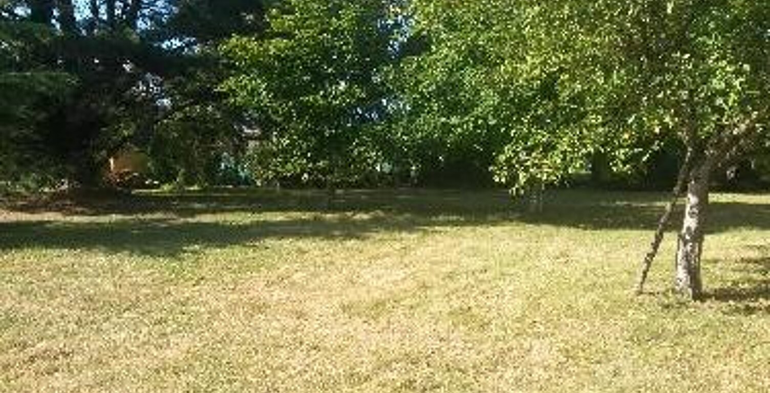 Terrain à bâtir viabilisé et tout à l'égout  — photo 1
