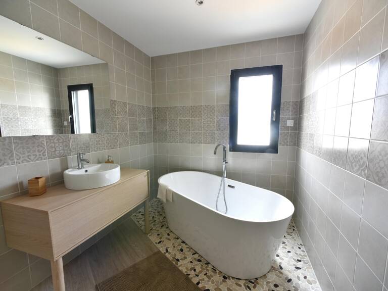 Maison neuve sur terrain bien placé — photo 1