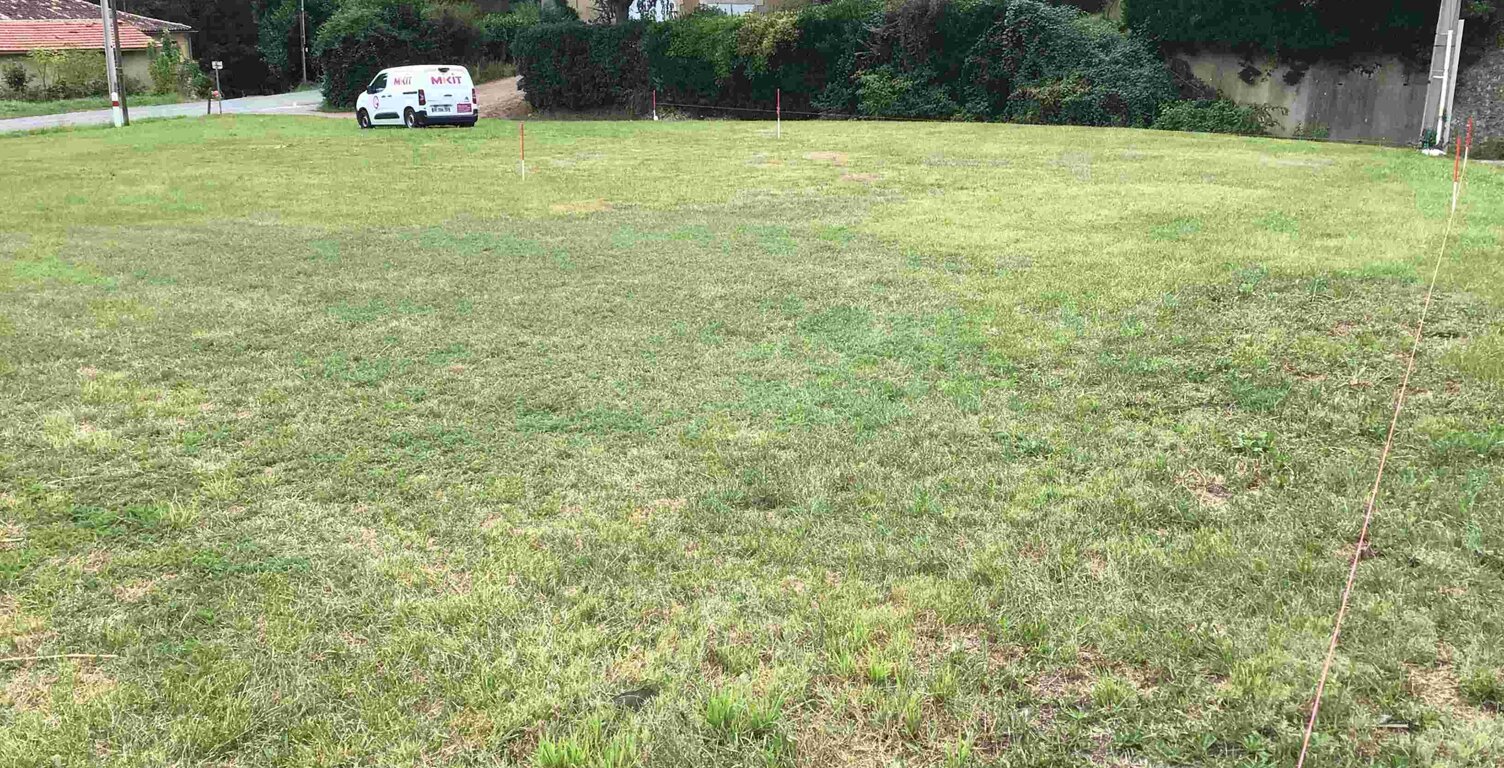 Terrain constructible viabilisé de 400 m² à Preignac — photo 1