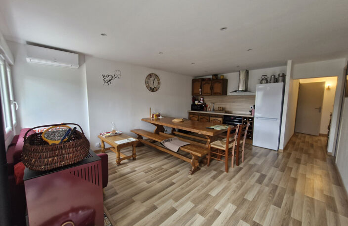 maison d'environ 50 m2 sur 330 m2 de terrain — photo 3