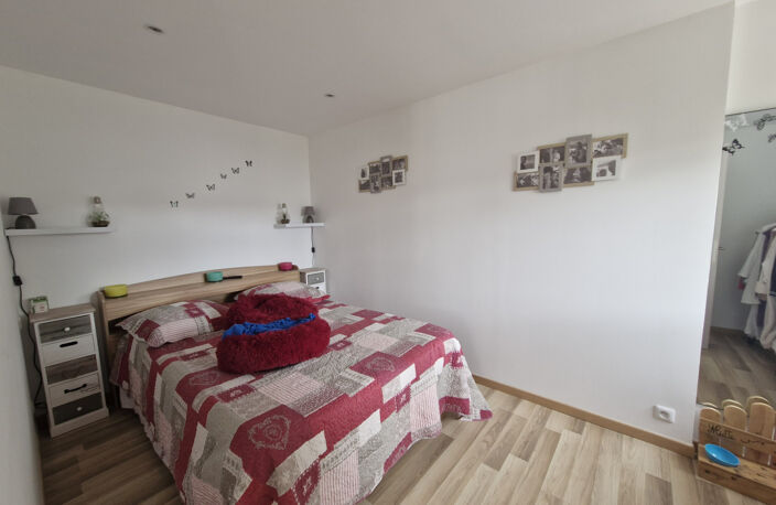 maison d'environ 50 m2 sur 330 m2 de terrain — photo 4