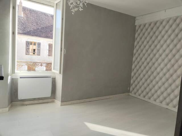 IMMEUBLE, LOCAL COMMERCIAL ET MAISON DE VILLE — photo du bien