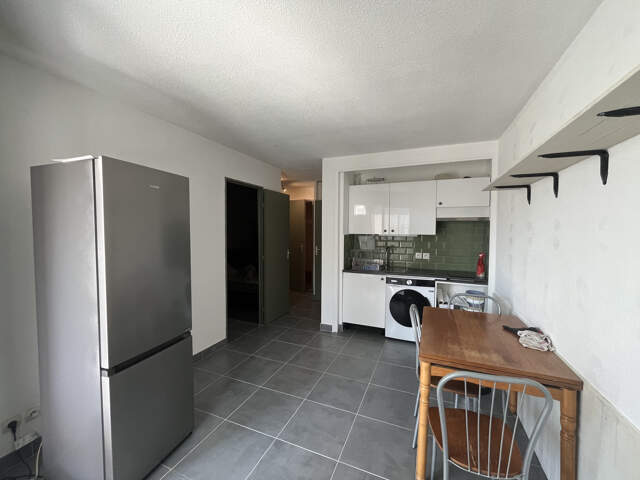 SAUSSET LES PINS LOCATION T2 + PLACE DE PARKING — photo du bien