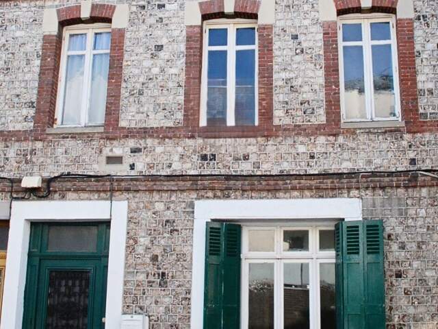 FECAMP : MAISON BRIQUES ET SILEX ENTRE LE CENTRE ET LA PLAGE — photo du bien