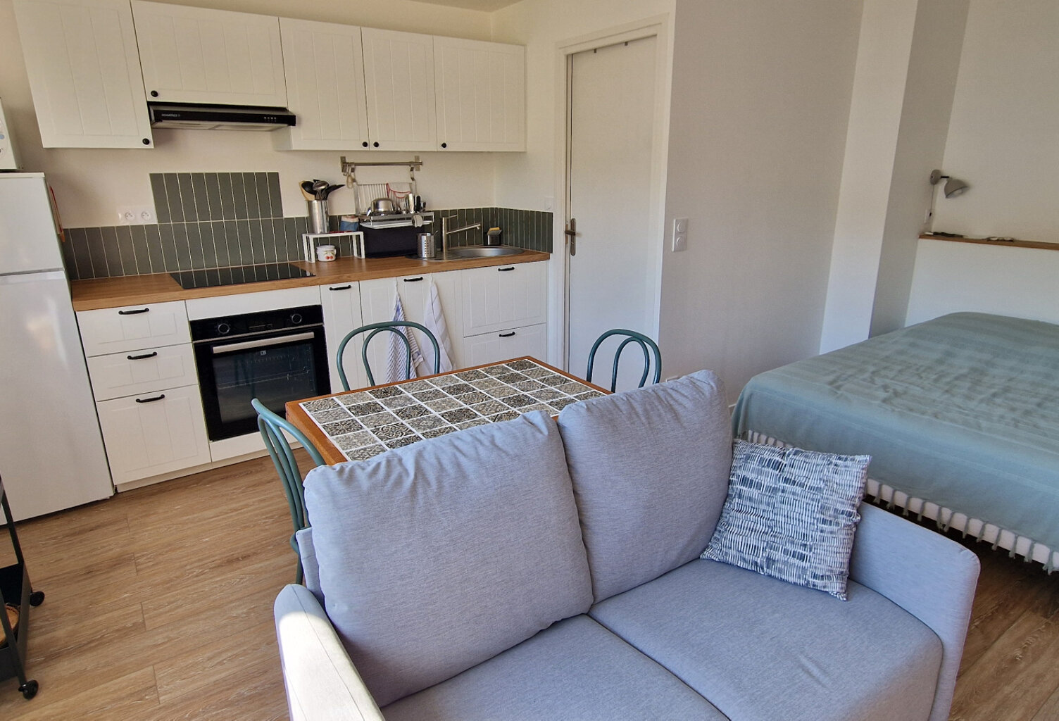 La ciotat : Studio Meublé avec parking privé — photo 1