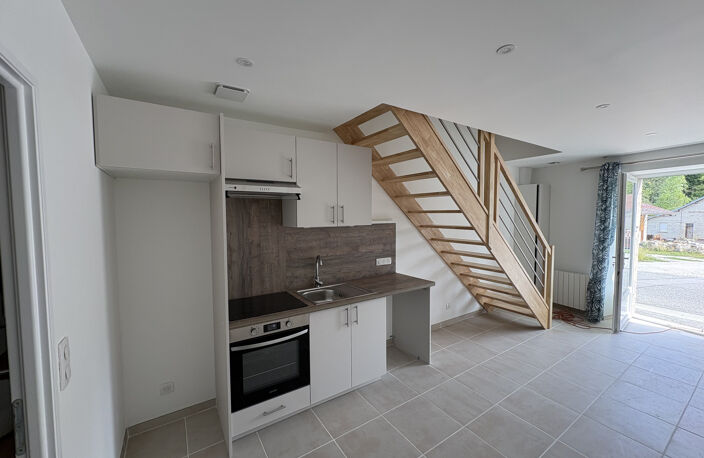 MAISON RÉNOVÉ A SELLIERES — photo 2