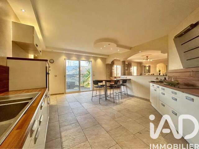 Vente Maison traditionnelle 11 pièces — photo du bien