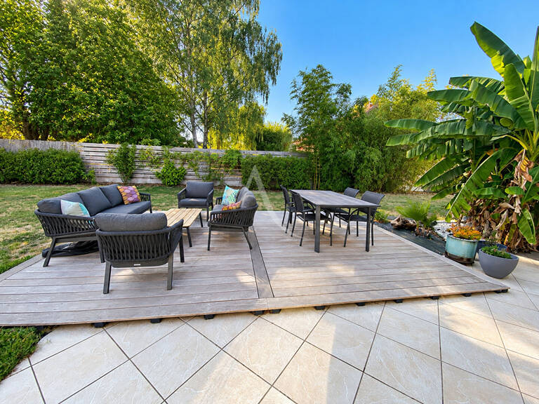 Maison de plain-pied avec grande dépendance Mardié 7 pièce(s) 154 m2 — photo 1