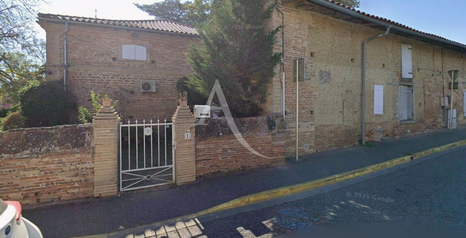 MONTBERON - STUDIO MEUBLE - PARKING — photo 1