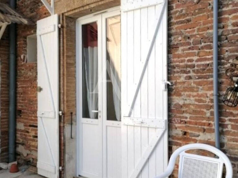 MONTBERON - STUDIO MEUBLE - PARKING — photo 1
