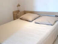 MONTBERON - STUDIO MEUBLE - PARKING — photo 3