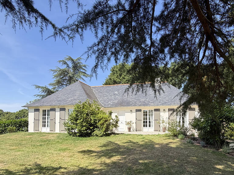Maison Grandchamp Des Fontaines 7 pièce(s) 171.38 m2 — photo 1