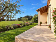 Saint Etienne du Grès : Villa de plein pied, 3 chambres, terrain 410m² — photo 2