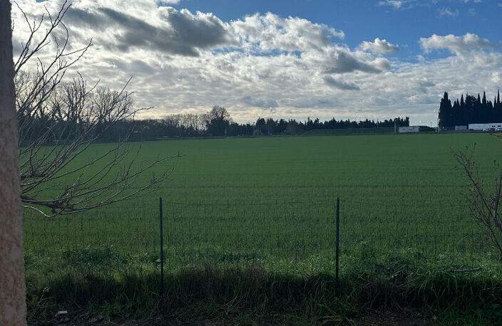 Saint Etienne du Grès : Villa de plein pied, 3 chambres, terrain 410m² — photo 4