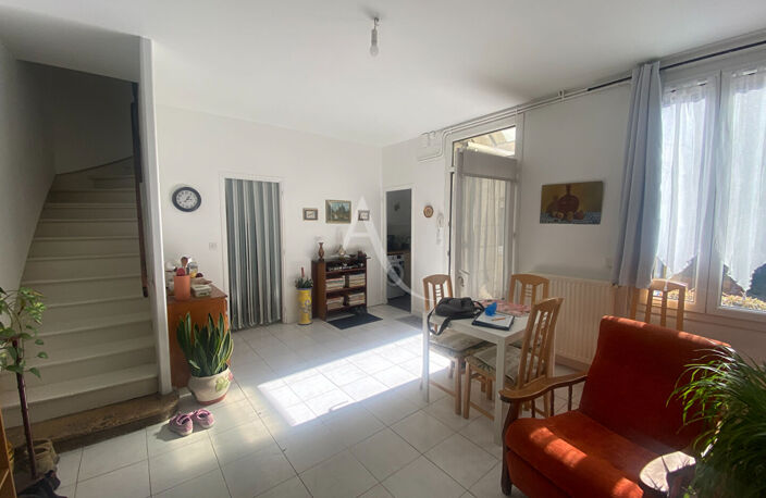 Maison de fond de cour avec extérieur et dépendance — photo 3