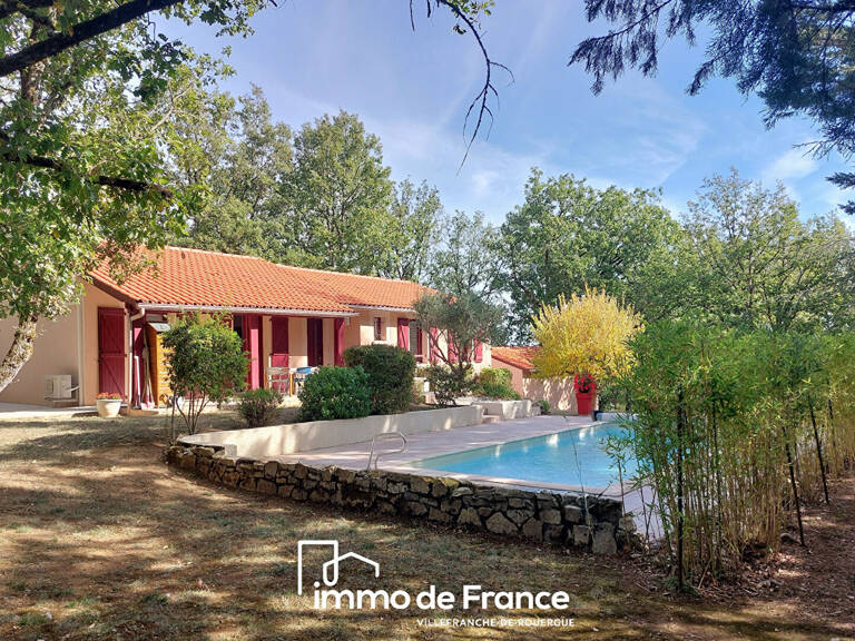 Maison de plain-pied avec piscine sur un terrain de 2 478 m² — photo 1