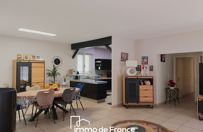 Maison de plain-pied avec piscine sur un terrain de 2 478 m² — photo 4