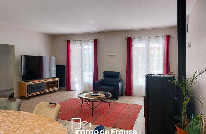 Maison de plain-pied avec piscine sur un terrain de 2 478 m² — photo 5