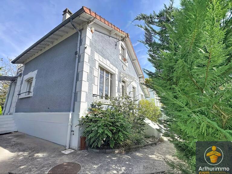 Yerres "Camaldules" – Maison familiale 5 pièces , sous sol total, garage et jardin — photo 1