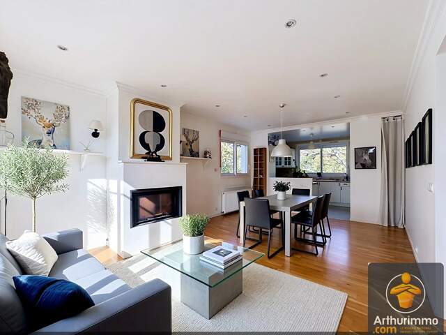 Maison familiale 5 pièces , sous sol total, garage et jardin — photo du bien