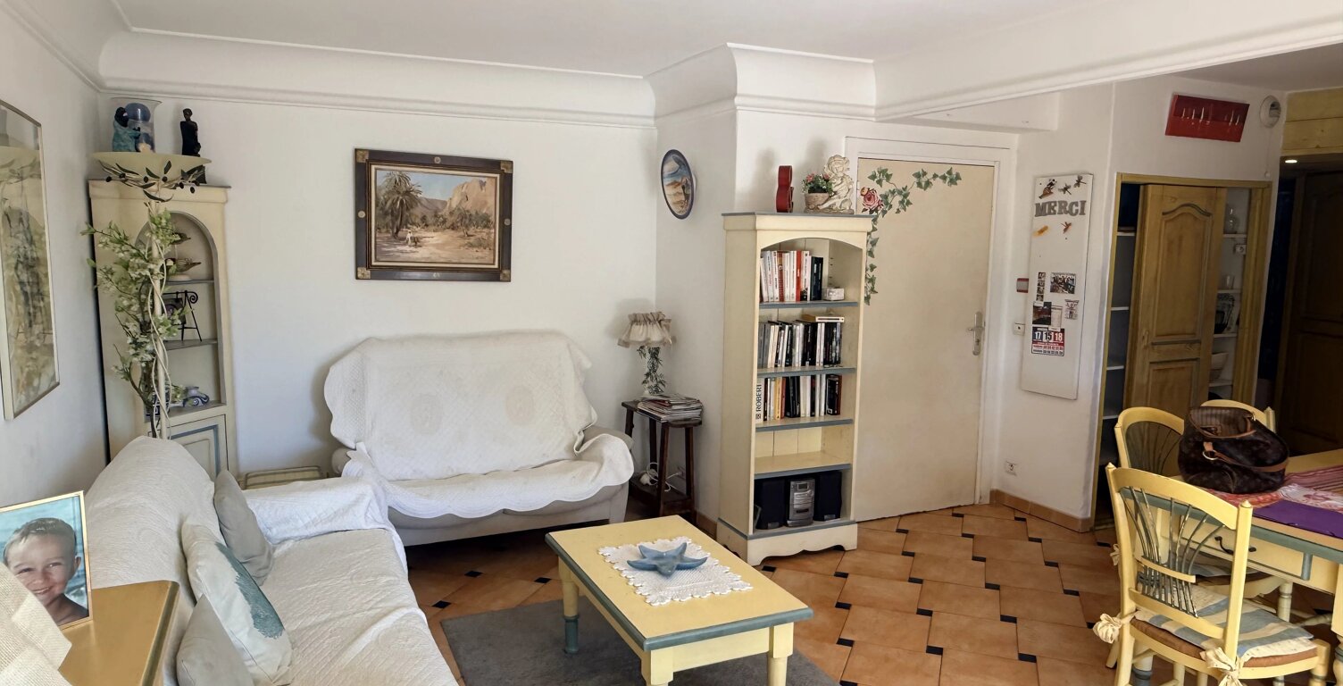 CHARMANT APPARTEMENT 3 PIÈCES À SAINTE-MAXIME — photo 1