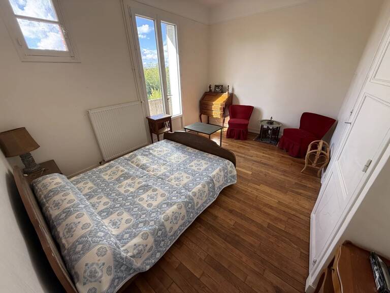 Maison familiale de 200 m2 avec 5 chambres à Dordives et son terrain de 2800 m2. — photo 1