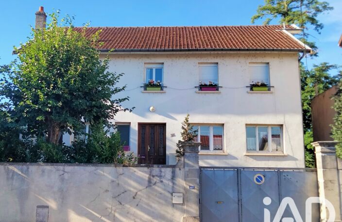 Vente Maison/villa 9 pièces — photo 2