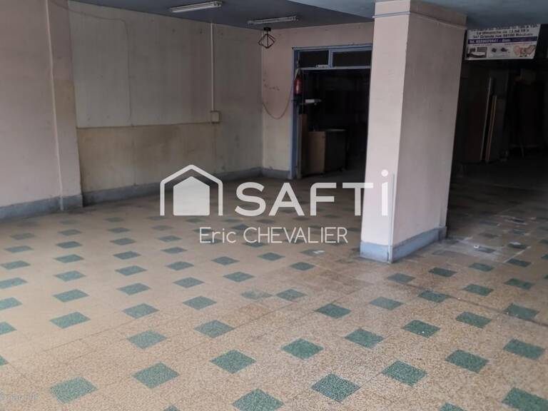 500 m2 de surface, grande avec vitrine — photo 1