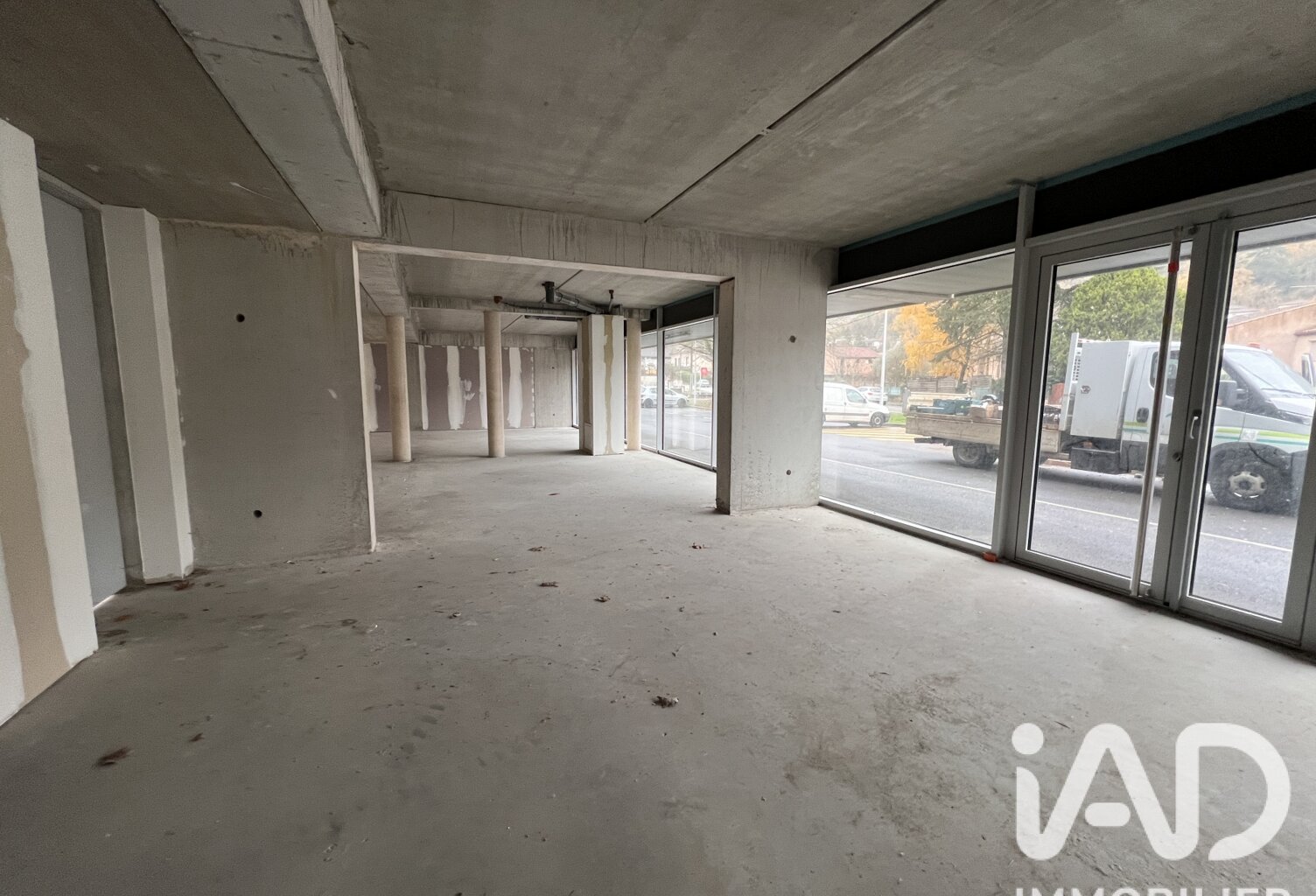 Vente Boutique/Local commercial 156 m&sup2; — photo 1