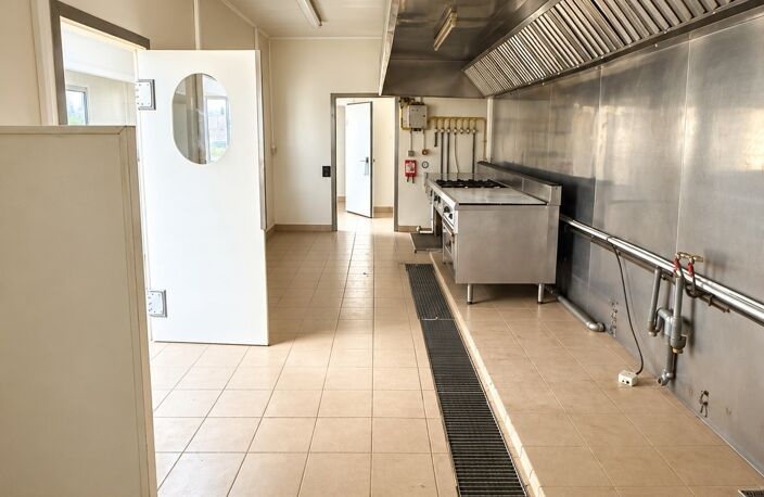 Vente Boutique/Local commercial 385 m&sup2; — photo 2