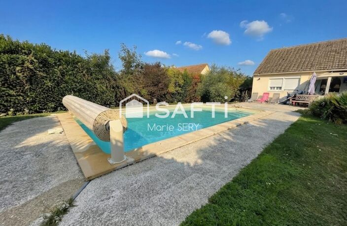 Maison de plain-pied lumineuse avec piscine, grand sous-sol aménagé — photo 3