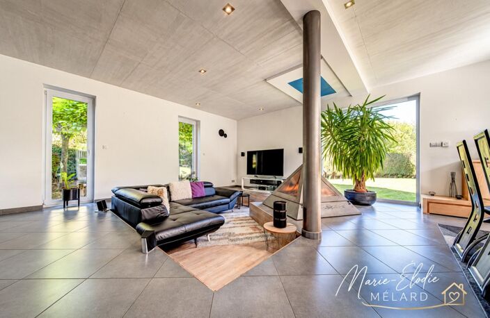 MAISON D'ARCHITECTE  217 m²  5 CHAMBRES 1BUREAU  PISCINE CHAUFFÉE  16,16 ARES — photo 5